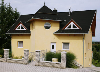 Ferienhaus - Blick von der Straße